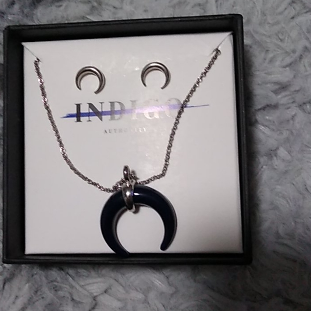Pendant and earring set